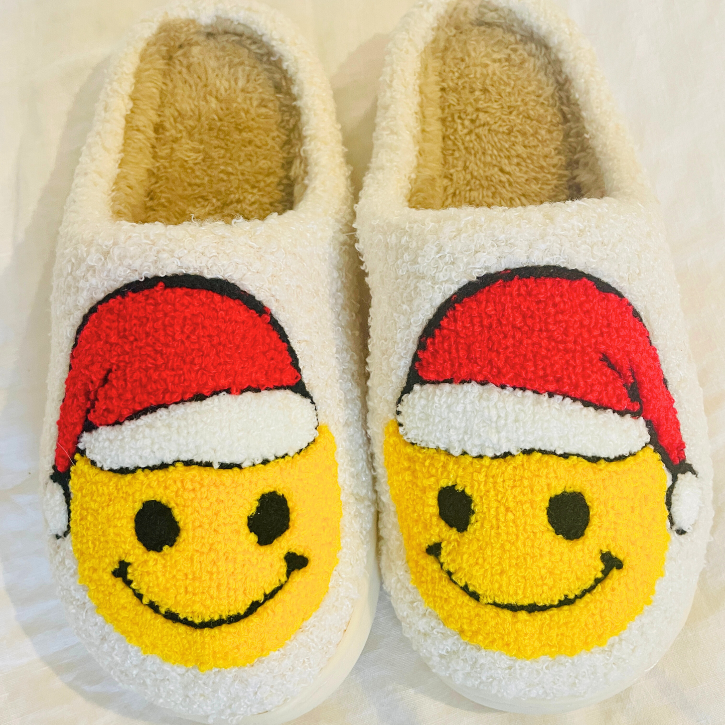 santa smiley christmas slippers